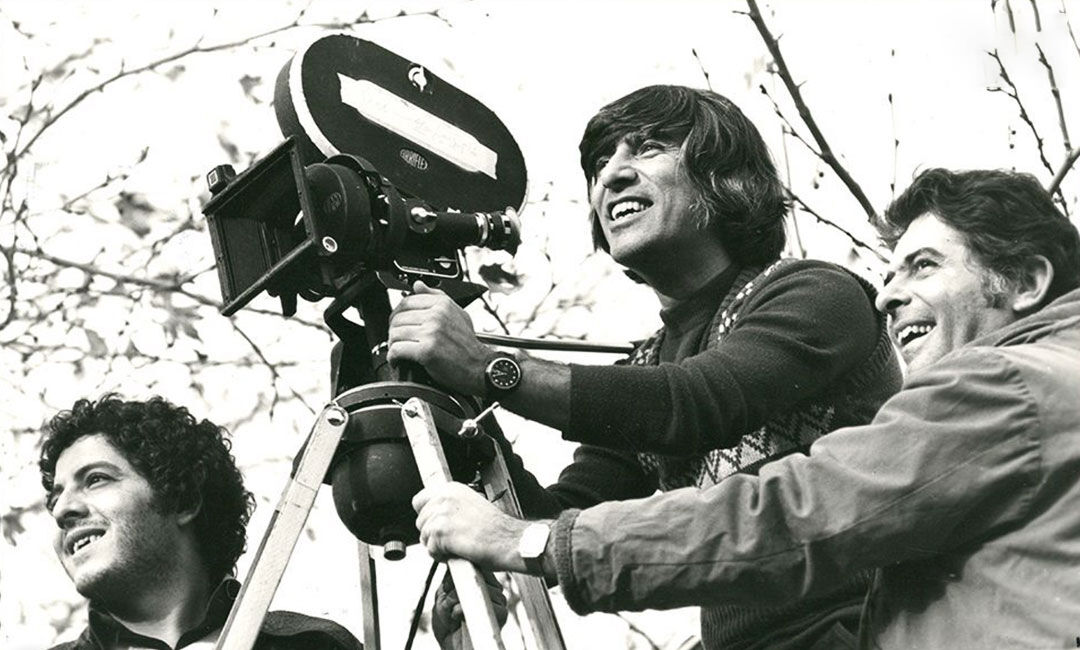 هنرمندان کشور به حرمت نام و یاد بیضایی بایستند